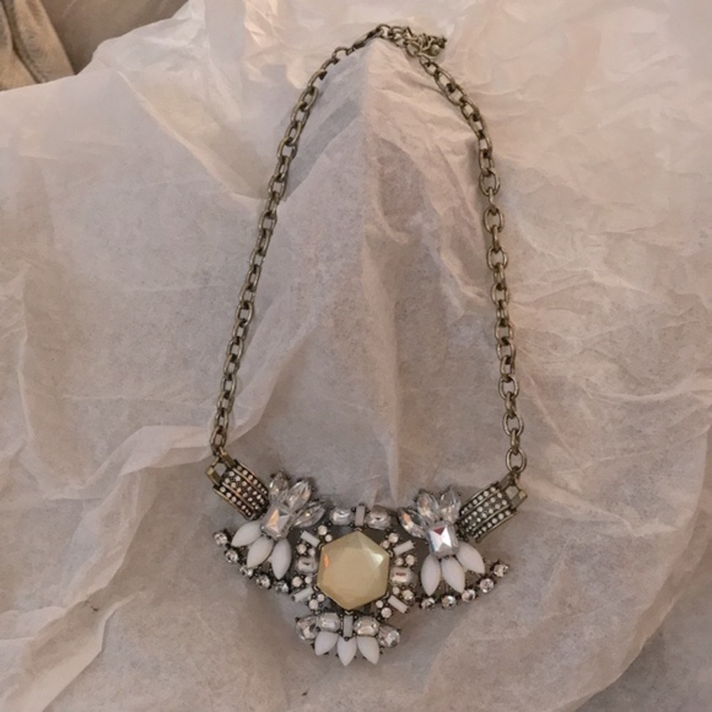 Vintage Style Bling Statement Necklace - Picture 6 of 12
